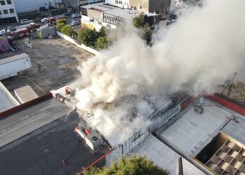 Fuerte incendio en bar “Coko Bongo”