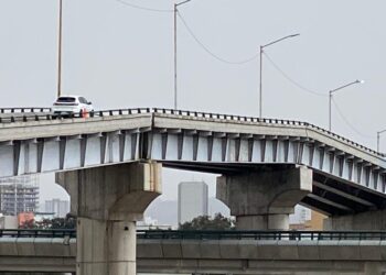 Desplazamiento en el puente del Chaparral, autoridades anuncian cierre parcial