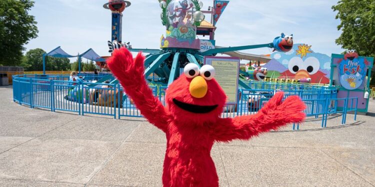 Sesame Place San Diego celebra a los héroes de la comunidad con entradas gratuitas durante los fines de semana de enero