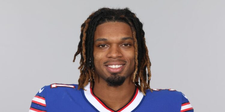 Suspenden juego de NFL tras lesión grave de Damar Hamlin