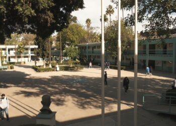 Estudiantes inconformes con el uso de los recursos de la Preparatoria Federal Lázaro Cárdenas