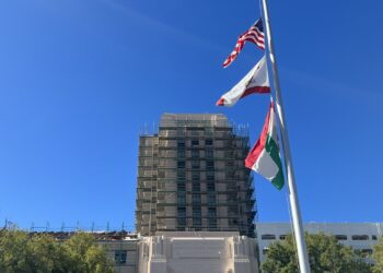 Luto en San Diego por tiroteo en Monterey Park