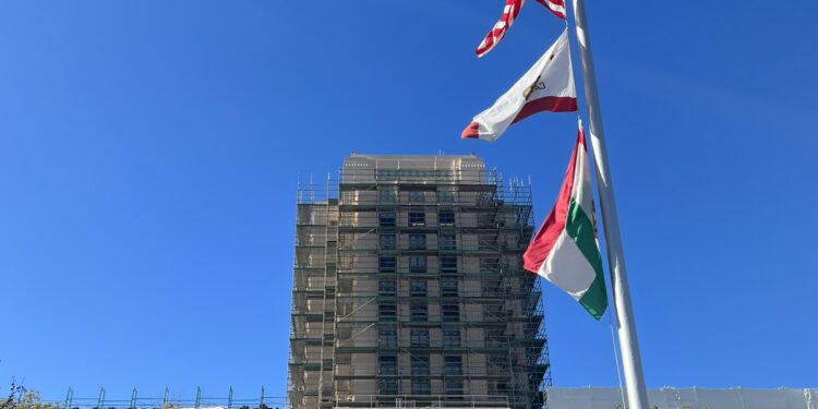 Luto en San Diego por tiroteo en Monterey Park