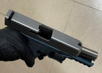 Arrestan a un estudiante de Alta Vista High school por portar un arma fantasma