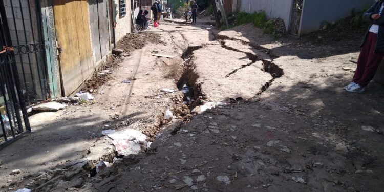 Autoridades de Tijuana piden evacuar casas en peligro de caer