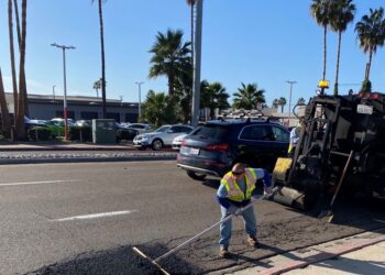 La ciudad de San Diego dice que ha reparado 14 mil baches desde principios de año