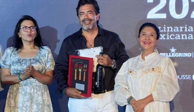 Javier Plascencia es nombrado Mejor Chef del Año por la Guía México Gastronómico 2023