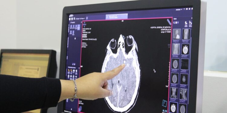 Hasta 6 años de cárcel para médicos charlatanes en BC