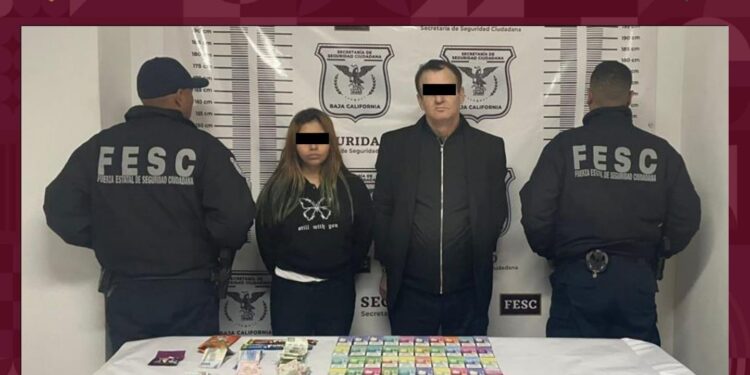 Detienen a pareja con vapeadores