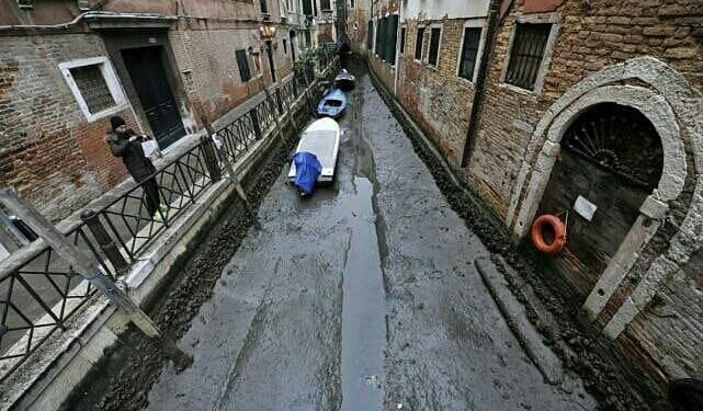 Venecia con bajo nivel de agua