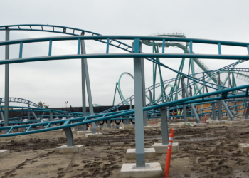 Montaña rusa en Sea World dejó de funcionar
