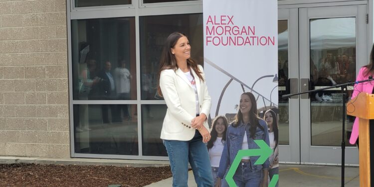 Alex Morgan da a conocer el lanzamiento de su fundación