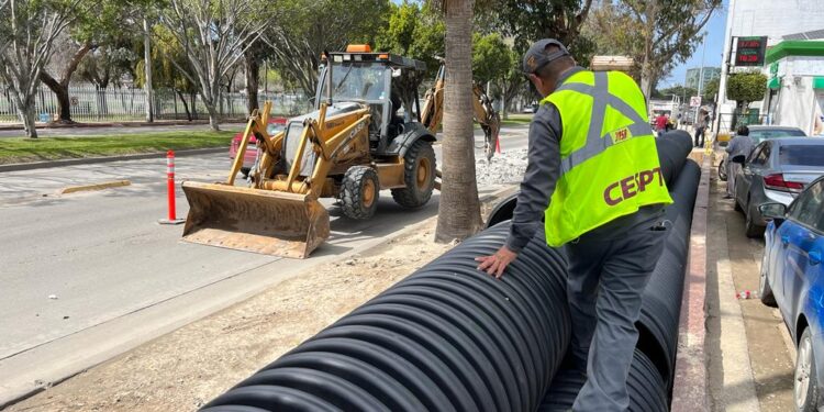 CESPT cierra carriles del Hospital General de Tijuana