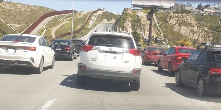 Colapsa Playas de Tijuana en accesos