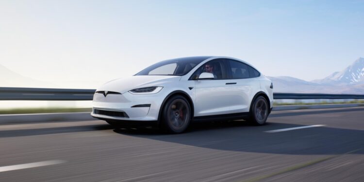 Estados Unidos investiga el piloto automático de Tesla debido a volantes que se desprenden