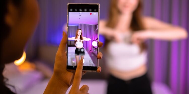 TikTok limitará el uso de la aplicación a menores de 18 años a tan sólo 1 hora por día
