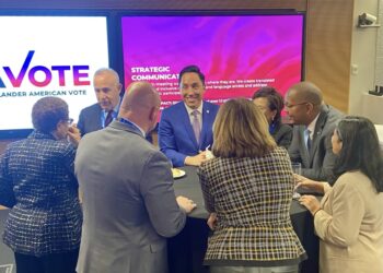 Todd Gloria busca fondos para homeless