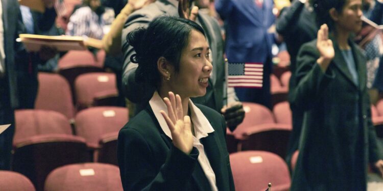 USCIS: veinte años de brindar servicios de inmigración y naturalización