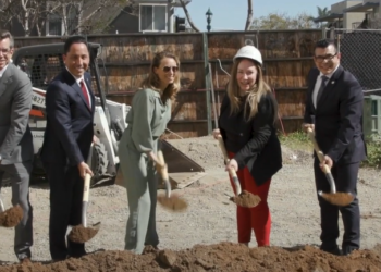 Inician construcción de viviendas para adultos mayores en San Diego