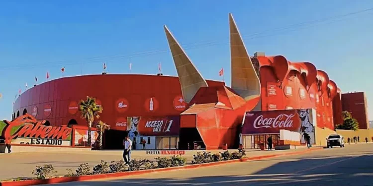 Emiten sanciones a Club Tijuana por agresión entre fanáticos tras partido Xolos vs León