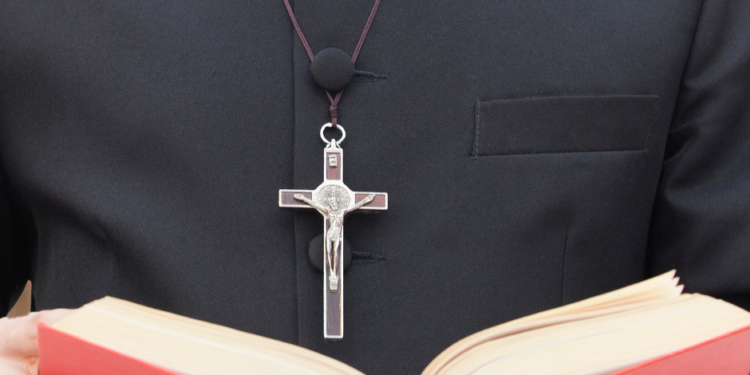 Sacerdote