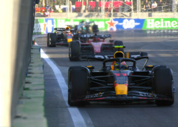 Checo Pérez gana la Sprint de Baku