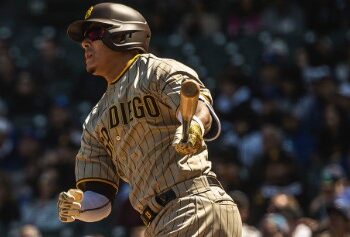 Manny Machado al conectar su segundo cuadrangular de la temporada.