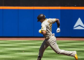 Juan Soto dando vuelta al diamanate tras su cuadrangular ante los Mets.