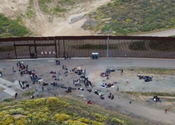 Campamento migrante en Playas de Tijuana