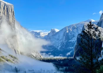 El valle de Yosemite cerrará por amenaza de inundación