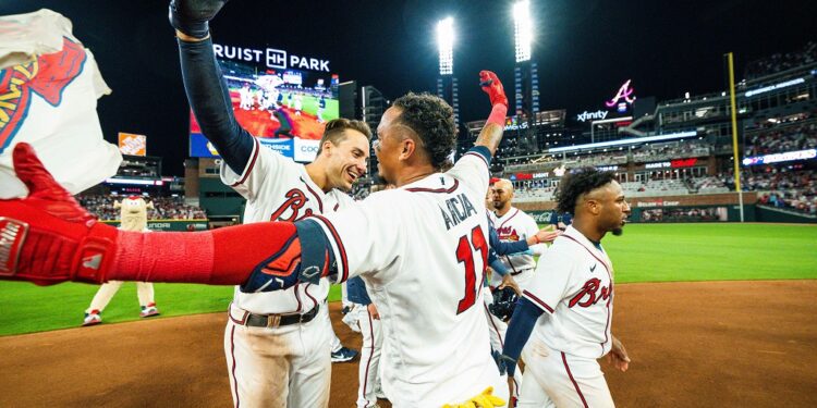 Bravos de Atlanta dejan tendidos a los Padres