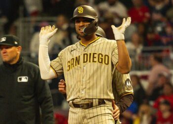 Los Padres ganan a Bravos
