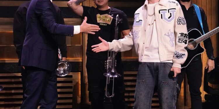 Peso Pluma en Jimmy Fallon Tonight Show