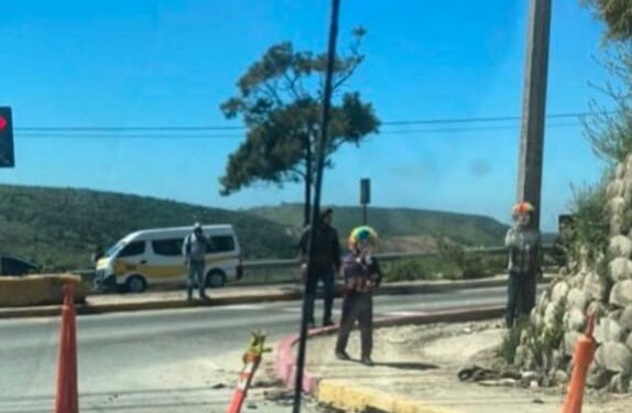 Socavón en bulevar fundadores