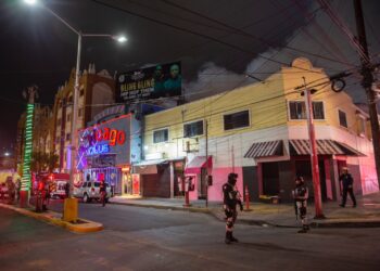 “Chicago” en llamas durante la noche