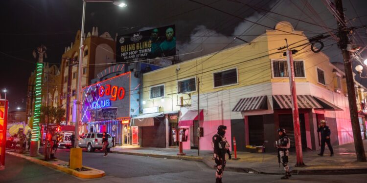 “Chicago” en llamas durante la noche