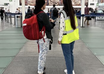 Ceniza volcánica afecta vuelos en todo México