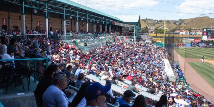 Explosión en Riverside deja dos personas heridas