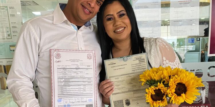 Migrantes de Venezuela se casan en Tijuana