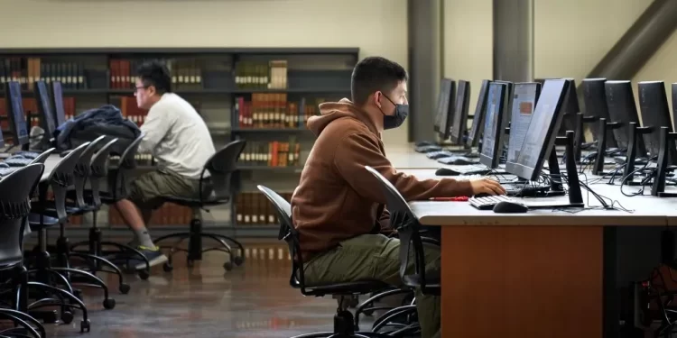 Recortes presupuestales en California retrasarán mantenimiento de colegios comunitarios