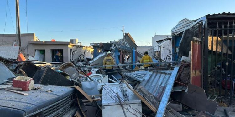 Explosión daña 15 viviendas en Mexicali