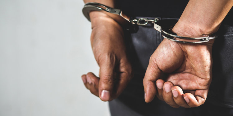 Hombre se declara inocente de asesinato y abuso infantil