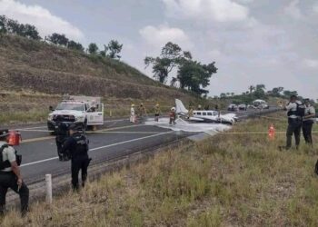 Carin León desmiente accidente de avioneta en Veracruz