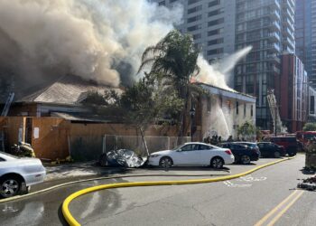 Incendio en casa abandonada