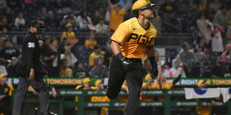 Nick Gonzales pegó triple y cuadrangular ante los Padres de San Diego.