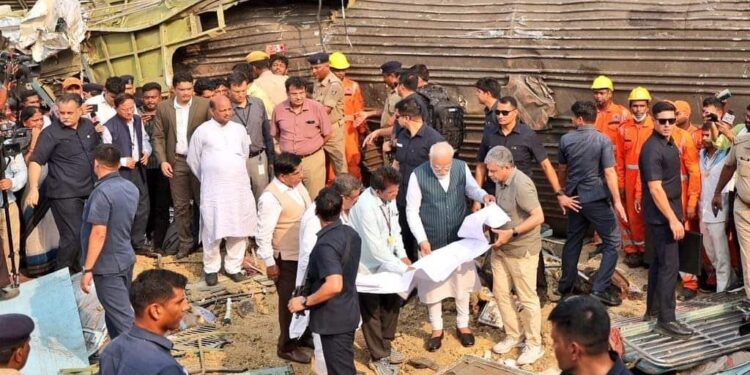 Más de 280  fallecidos en una de peores catástrofes ferroviarias en India