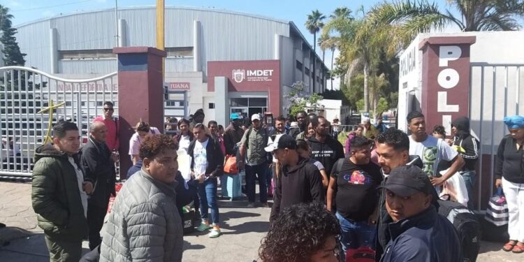 Albergue migrante en Unidad Deportiva Reforma