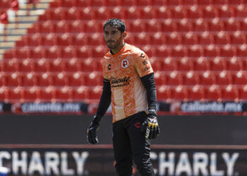 José de Jesús Corona en la portería de Xolos.