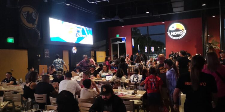 Debutó Estados Unidos en mundial femenil y el Wave fueron vistos desde Novo Brazil