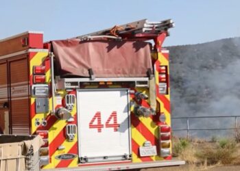 Incendio forestal en Sycamore Canyon quema al menos 100 acres